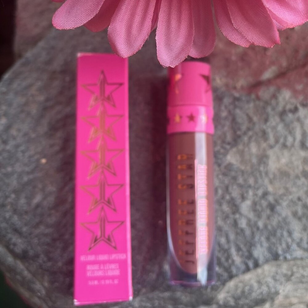 JEFFREE STAR - Velour Liquid Lipstick - COLOR -family jewels - NWOT